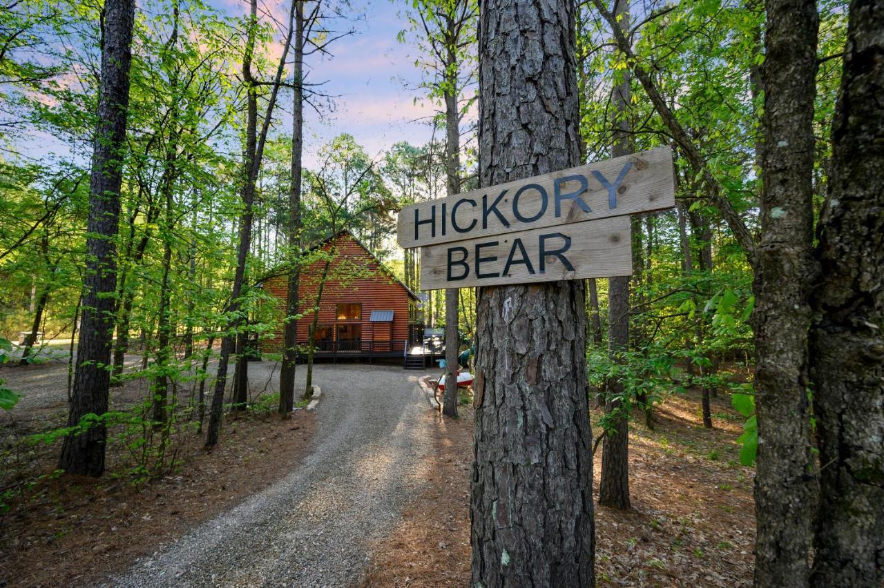 Hickory Bear - Cabin Surrounded By Pines, Sleeps 10, Hot Tub, Fire Pit, Arcade, Foosball Table & Deck Slide 브로큰보우 외부 사진