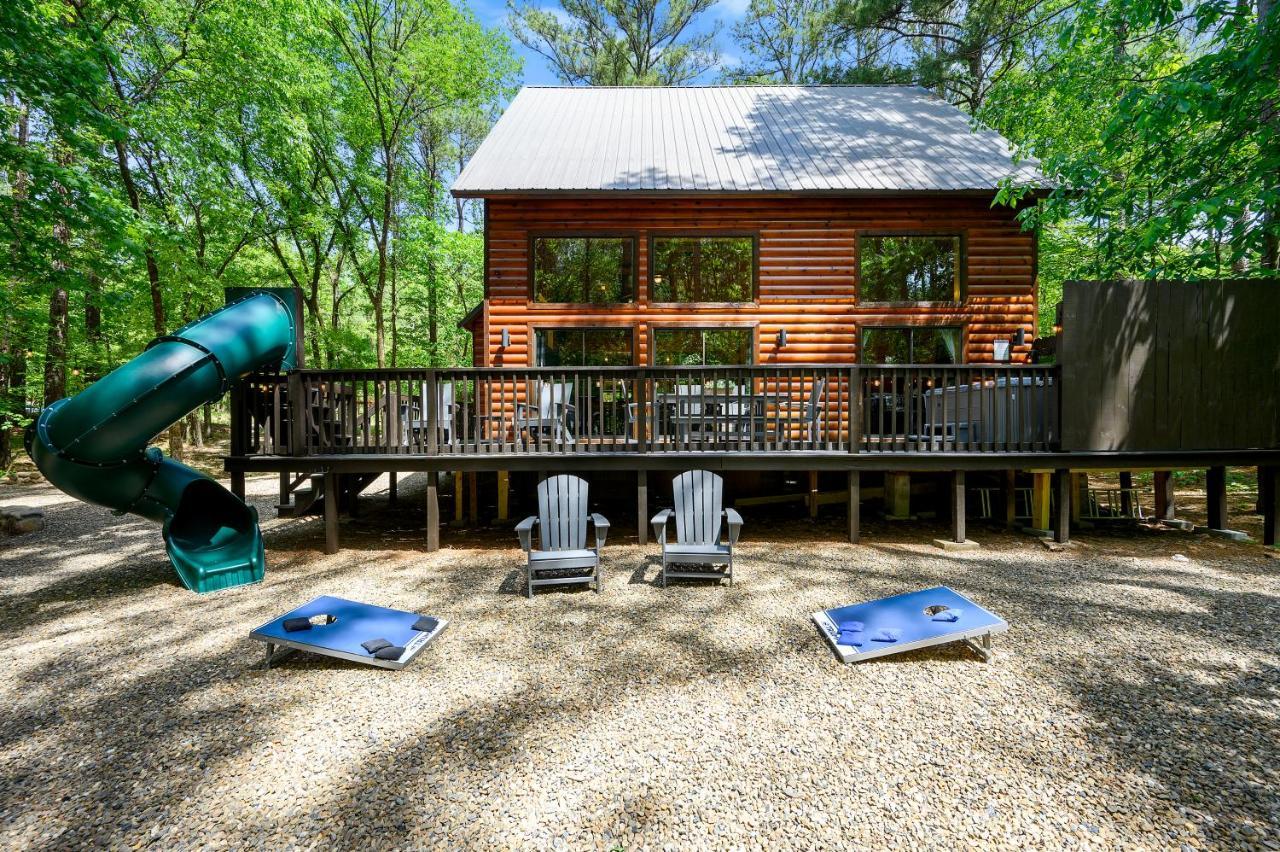 Hickory Bear - Cabin Surrounded By Pines, Sleeps 10, Hot Tub, Fire Pit, Arcade, Foosball Table & Deck Slide 브로큰보우 외부 사진