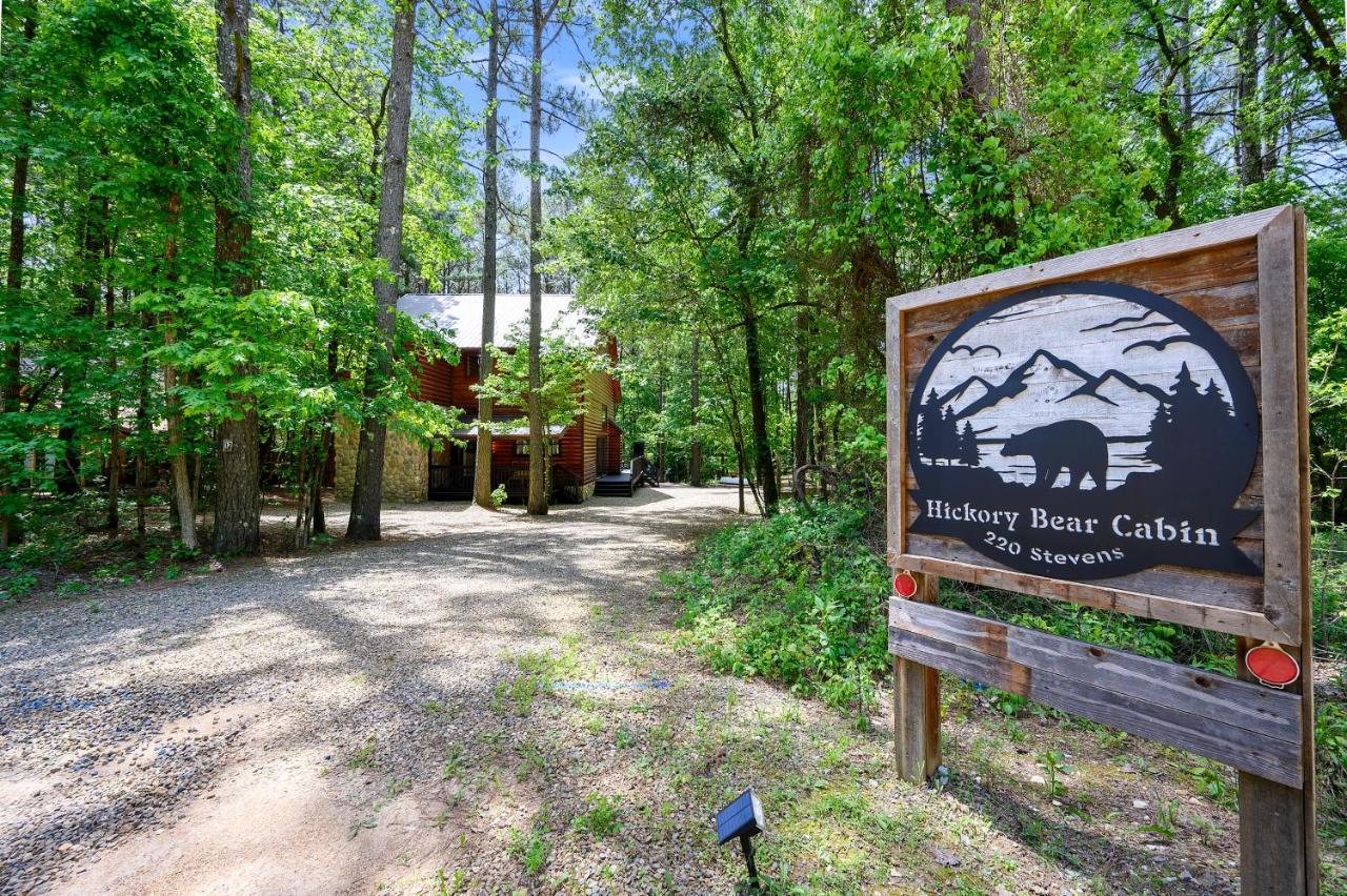 Hickory Bear - Cabin Surrounded By Pines, Sleeps 10, Hot Tub, Fire Pit, Arcade, Foosball Table & Deck Slide 브로큰보우 외부 사진