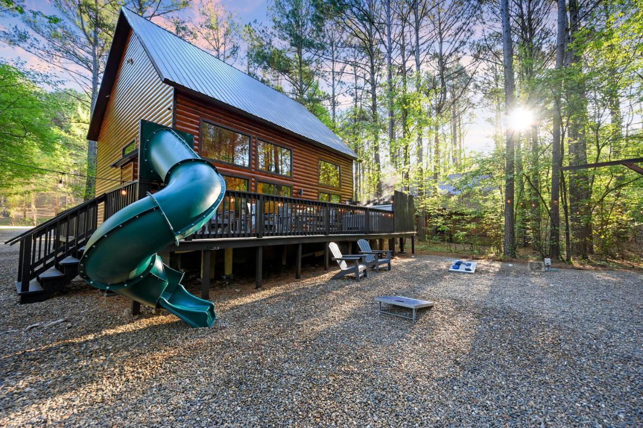 Hickory Bear - Cabin Surrounded By Pines, Sleeps 10, Hot Tub, Fire Pit, Arcade, Foosball Table & Deck Slide 브로큰보우 외부 사진